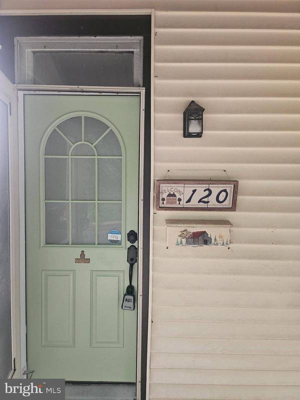 120 AMELIA ST, Mont Clare, PA 19453