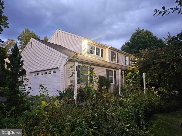 17 DOE RUN LN, Pottstown, PA 19464