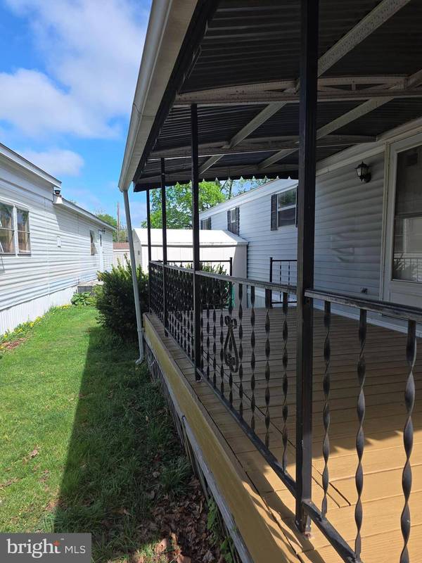 832 LATSHAW RD, Spring City, PA 19475