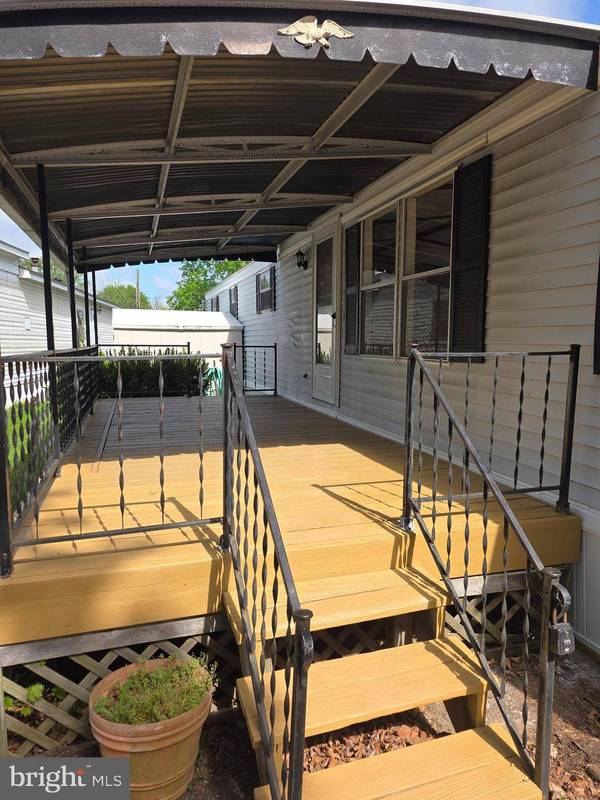 832 LATSHAW RD, Spring City, PA 19475