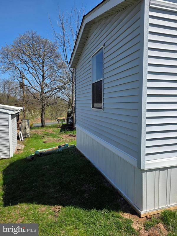 832 LATSHAW RD, Spring City, PA 19475