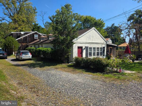 153 E POTHOUSE RD E
