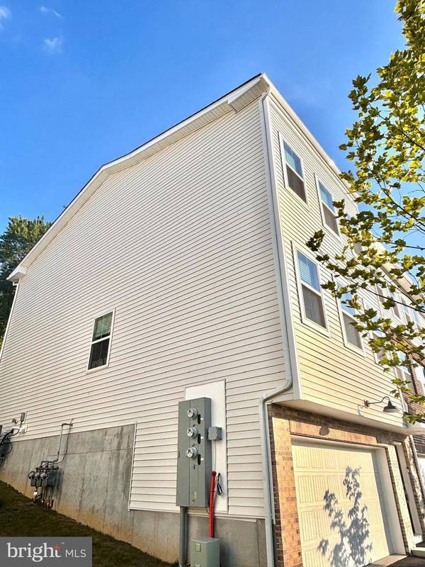 111 FOUR LEAF DR, Downingtown, PA 19335