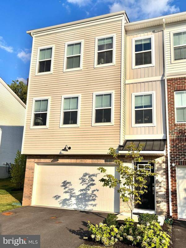 111 FOUR LEAF DR, Downingtown, PA 19335