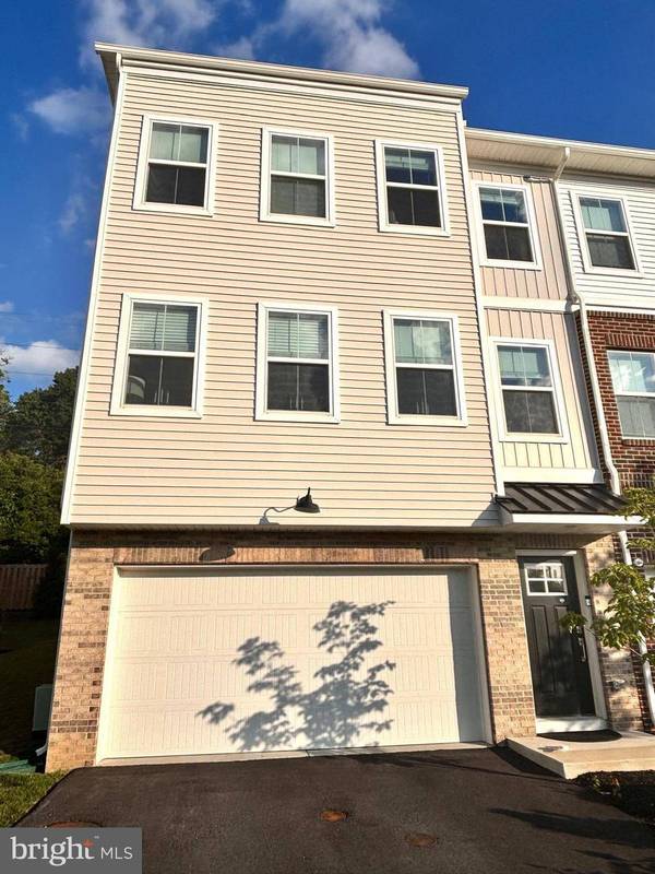 111 FOUR LEAF DR, Downingtown, PA 19335