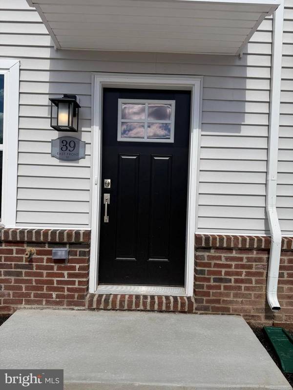 39 E FRONT STREET