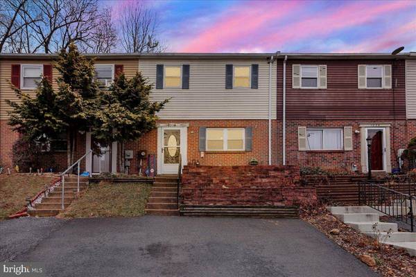 1228 FOX RUN, Reading, PA 19606