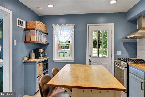 700 STATE, Reading, PA 19607