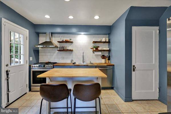 700 STATE, Reading, PA 19607