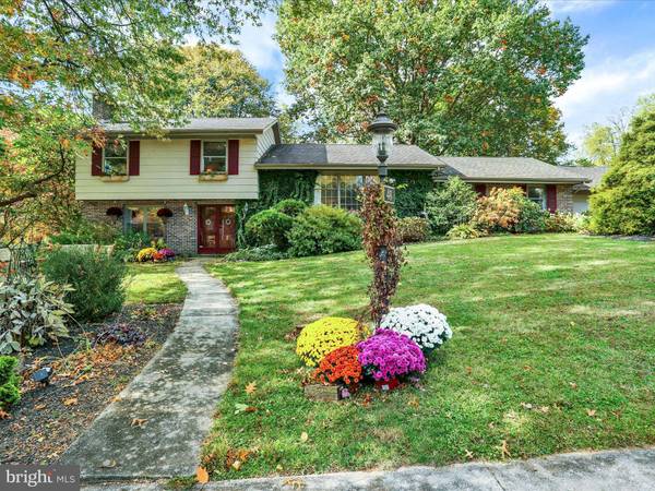 48 HEARTHSTONE DR, Reading, PA 19606