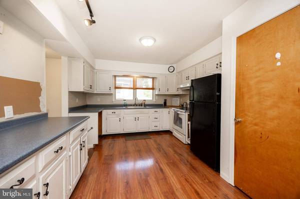 5509 HOPPENVILLE RD, Green Lane, PA 18054