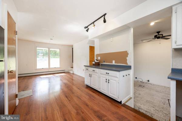 5509 HOPPENVILLE RD, Green Lane, PA 18054