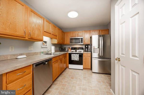 83 HORSESHOE DR, Douglassville, PA 19518