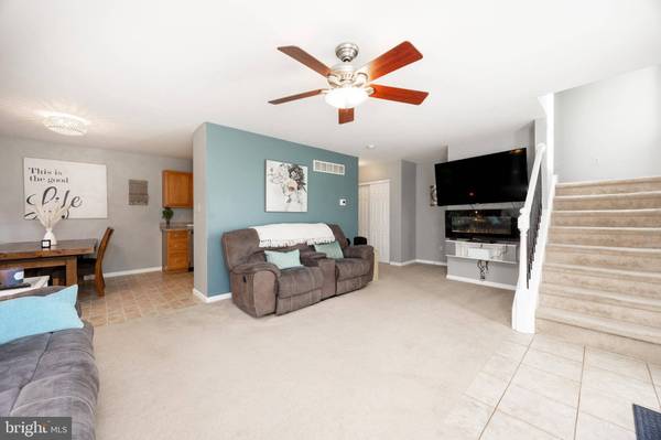 83 HORSESHOE DR, Douglassville, PA 19518