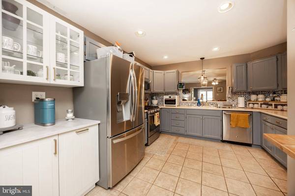 135 WINGED FOOT CT, Royersford, PA 19468