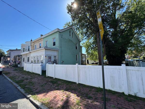 225 9TH ST #UPLAND, Brookhaven, PA 19015