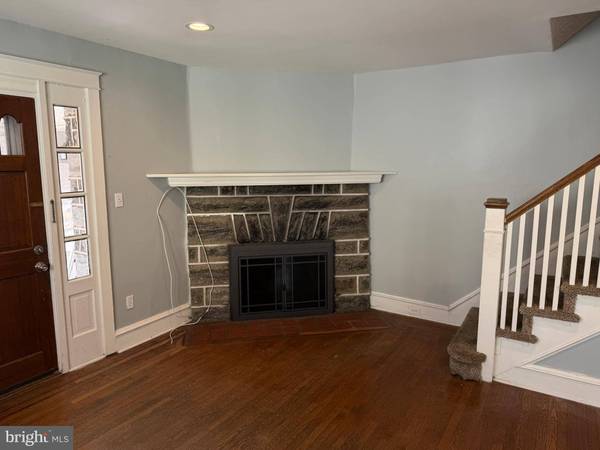 4049 MARSHALL RD, Upper Darby, PA 19082