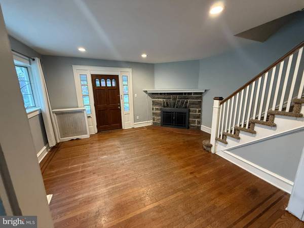 4049 MARSHALL RD, Upper Darby, PA 19082