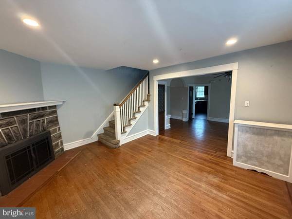 4049 MARSHALL RD, Upper Darby, PA 19082