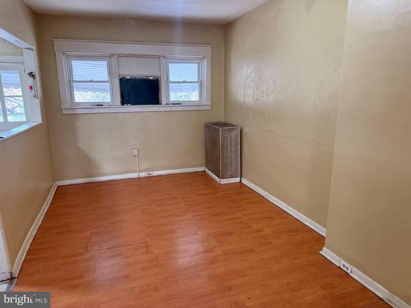 914 MARSHALL, Sharon Hill, PA 19079