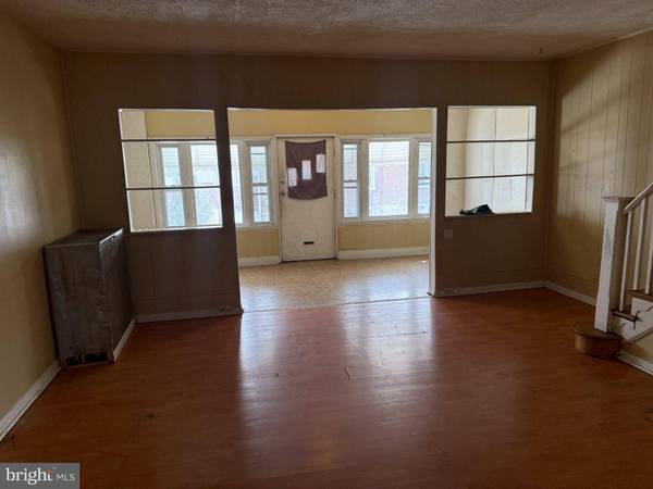 914 MARSHALL, Sharon Hill, PA 19079