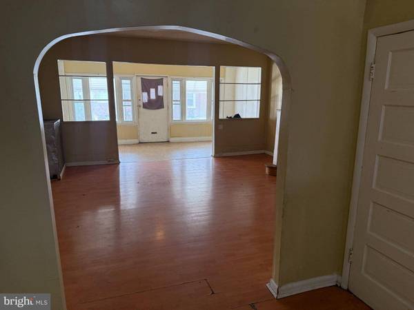 914 MARSHALL, Sharon Hill, PA 19079