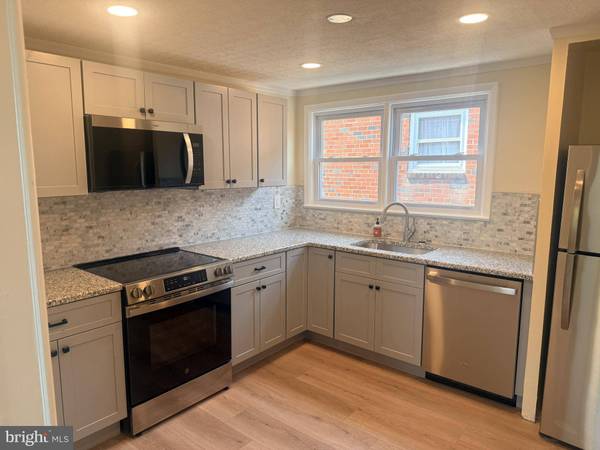 1620 MACDADE BLVD #2ND FLR, Folsom, PA 19033