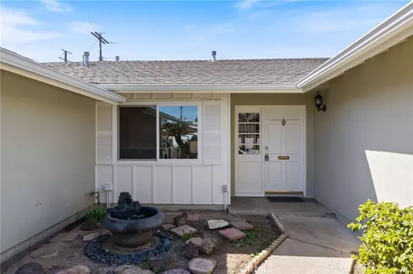 637 Darrell ST, Costa Mesa, CA 92627