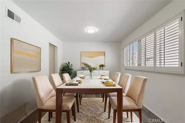 305 Robin Hood LN, Costa Mesa, CA 92627