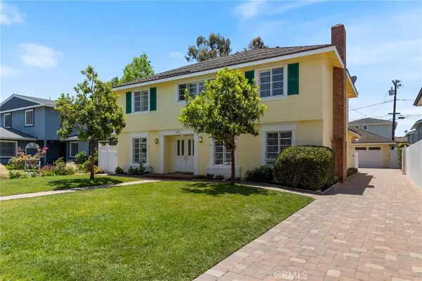 305 Robin Hood LN, Costa Mesa, CA 92627