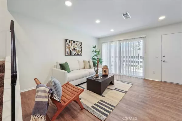 1634 Iowa ST #B, Costa Mesa, CA 92626