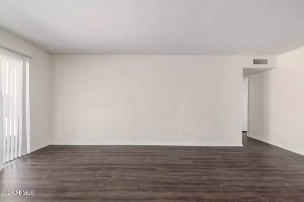 2205 E Garnet Avenue, Mesa, AZ 85204