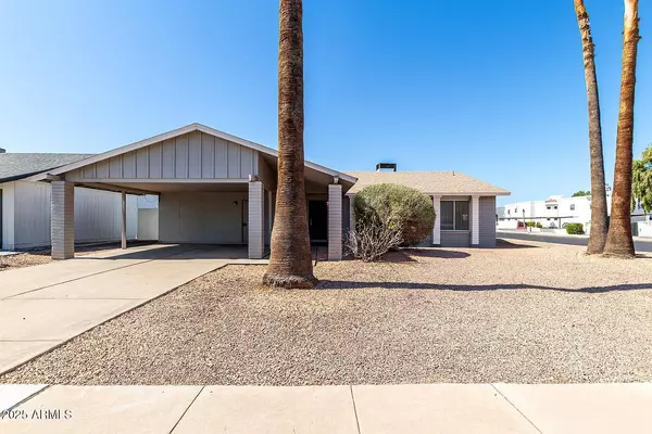 2205 E Garnet Avenue, Mesa, AZ 85204