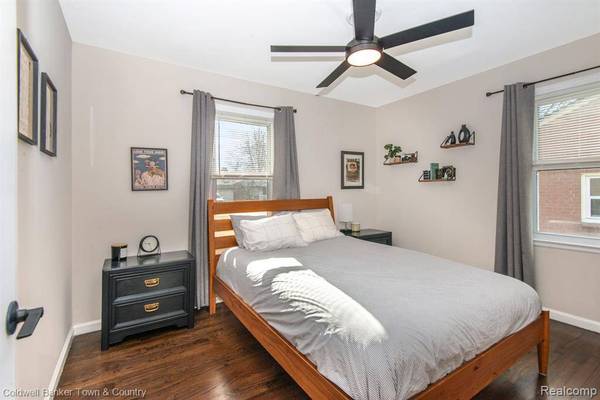 28301 URSULINE Street, St. Clair Shores, MI 48081