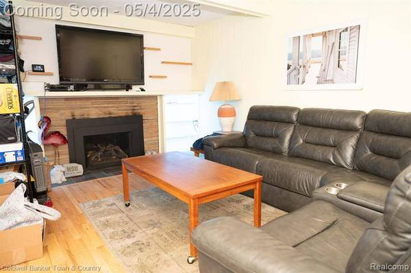 30445 JEANINE Street, Livonia, MI 48152