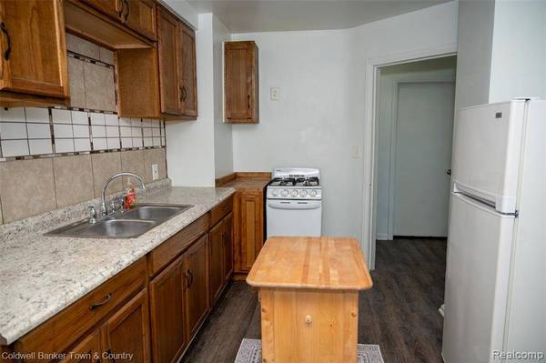 4705 S Middlebelt Road, Westland, MI 48186