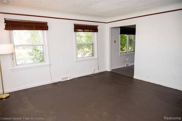 4705 S Middlebelt Road, Westland, MI 48186