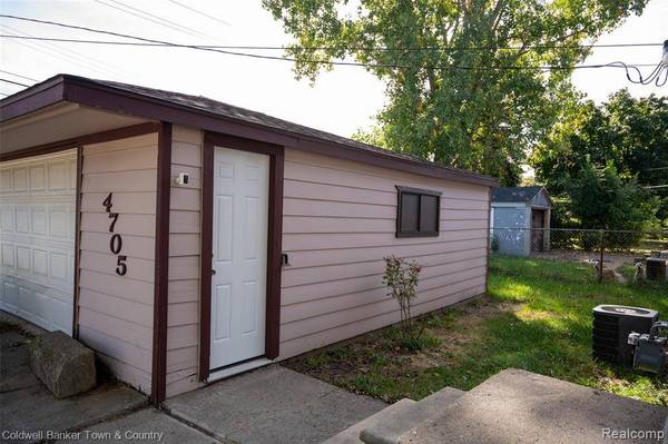 4705 S Middlebelt Road, Westland, MI 48186