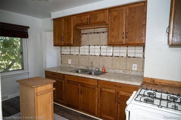 4705 S Middlebelt Road, Westland, MI 48186