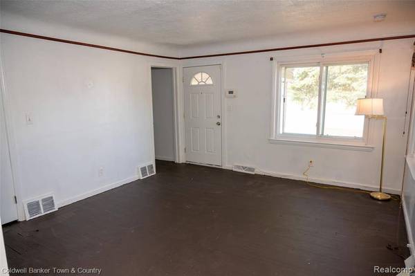 4705 S Middlebelt Road, Westland, MI 48186