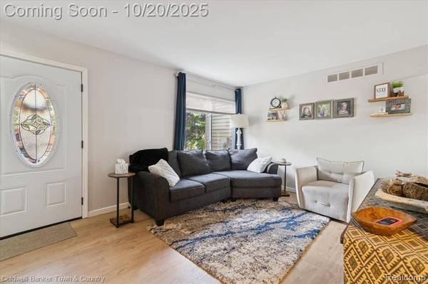 616 Rickett Road 124, Brighton, MI 48116