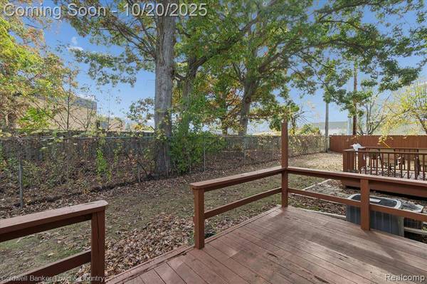 616 Rickett Road 124, Brighton, MI 48116