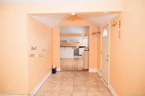 1733 WESTWOOD DR, Troy, MI 48083