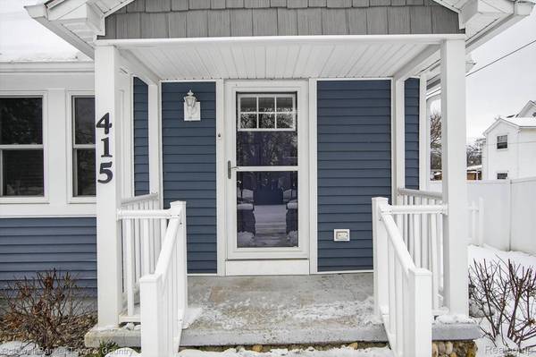415 Putnam ST, Pinckney, MI 48169