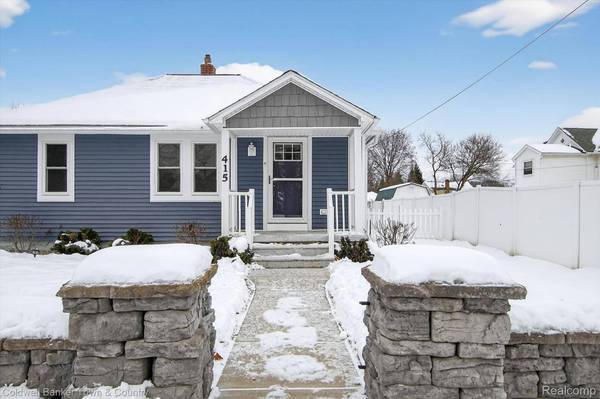 415 Putnam ST, Pinckney, MI 48169