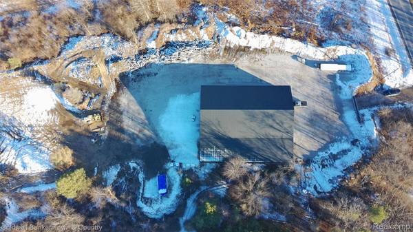 1777 E North Territorial RD, Whitmore Lake, MI 48189