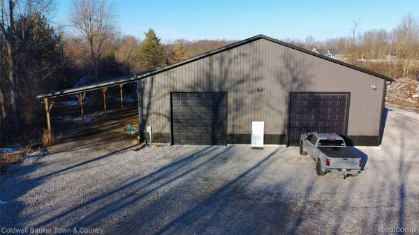 1777 E North Territorial RD, Whitmore Lake, MI 48189