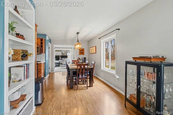 5084 Kintyre LN, Brighton, MI 48116