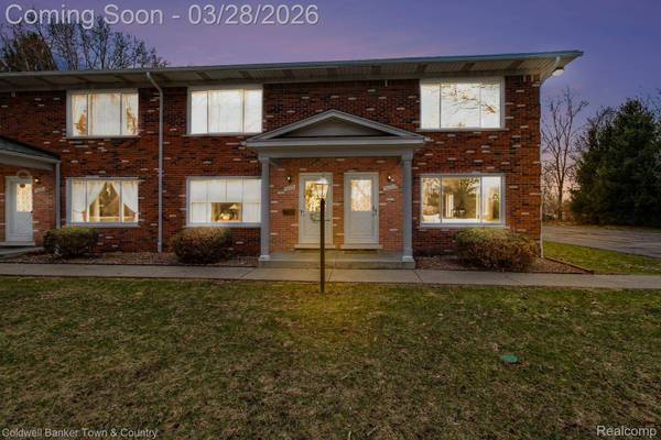 5084 Kintyre LN, Brighton, MI 48116