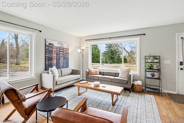 5084 Kintyre LN, Brighton, MI 48116